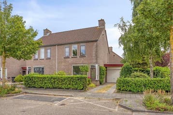 Te huur: Huis Martinus Nijhofflaan in Kloetinge, Kloetinge, Zeeland