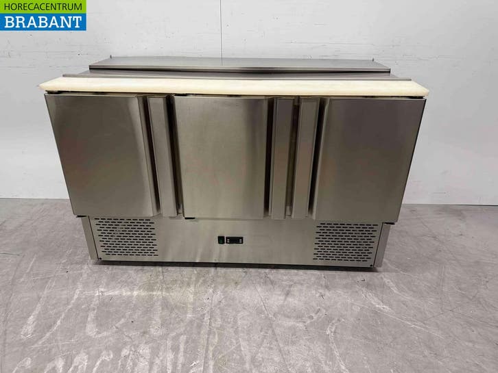 RVS Koelwerkbank Saladette 3 deuren 136 cm 230V Horeca, Zakelijke goederen, Horeca | Keukenapparatuur, Gebruikt, Ophalen of Verzenden