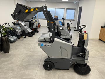 DEMO MODEL, BESTE PRIJS, Industrie veegmachine met hoogdump., Doe-het-zelf en Verbouw, Reinigingsmachines, Verzenden, Nieuw, Overige typen