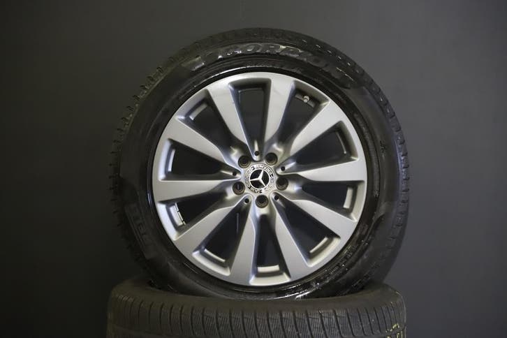Velgen Mercedes-Benz GLC-Klasse Bridgestone Winterbanden, Auto-onderdelen, Banden en Velgen, 19 inch, Winterbanden, 235 mm, Personenwagen