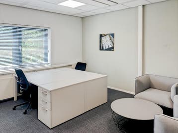 Kantoorruimte in Regus Lage Mosten A15, Verzenden