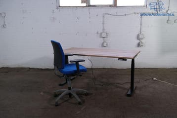 Elektrisch verstelbaar bureau Halifax 160x80 zwart frame, Zit-sta bureau, Gebruikt, Verzenden, Overige merken