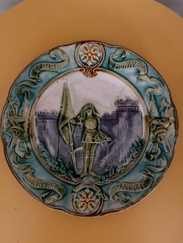 Onderbord - Keramiek - Antieke Franse barbotine, Antiek en Kunst