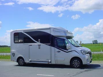Paragan Equistar 3XL Renault - Hengstenuitvoering, Dieren en Toebehoren, Paarden en Pony's | Trailers en Aanhangwagens, Ophalen