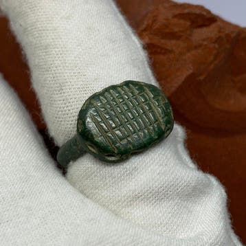 Vroeg-middeleeuws Brons Oud-vroegmiddeleeuwse ring met, Sieraden, Tassen en Uiterlijk