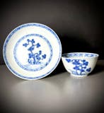 Antieke Chinese blauw-witte kom met schotel, in uitstekende