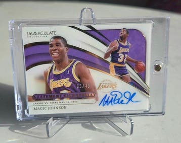 2023/24 Panini Immaculate Collection Magic Johnson /49, Nieuw