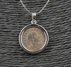 Moderne Zilver Zilver, Brons Hanger met oude Romeinse munt