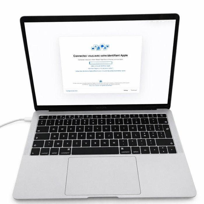 Apple MacBook Air 13 inch (2017) | 1.8GHz Core i5 | 8GB RAM, Spelcomputers en Games, Spelcomputers | Overige Accessoires