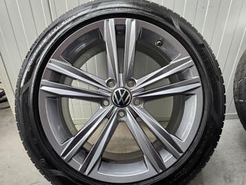 Volkswagen Arteon Passat 18 inch R-Line velgen zomerbanden, 18 inch, 245 mm, Banden en Velgen, Nieuw