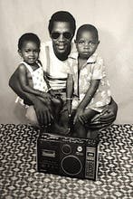 Sanlé Sory (1943–2023) - Père et enfants au Studio - 1975
