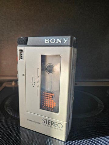 Sony - TCS-350 Handheld Cassetterecorder-speler, Nieuw