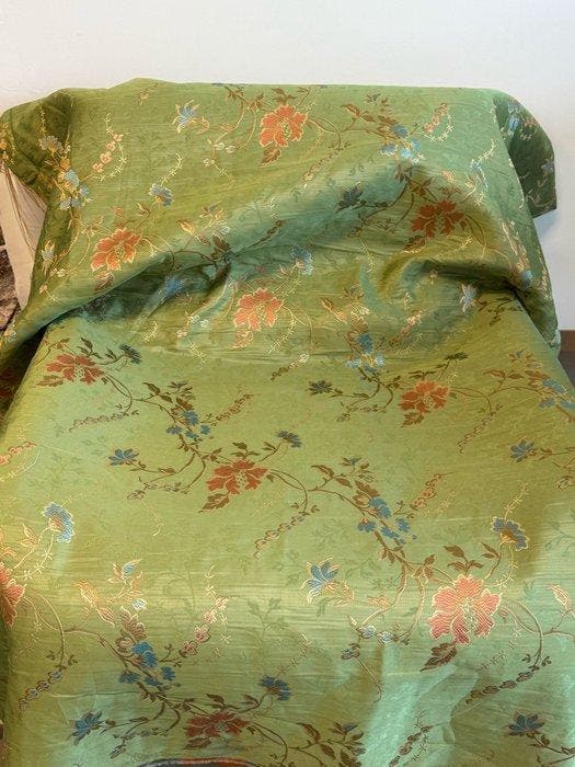 Geheime Tuin – De elegantie van de textieltraditie -, Antiek en Kunst, Antiek | Kleden en Textiel