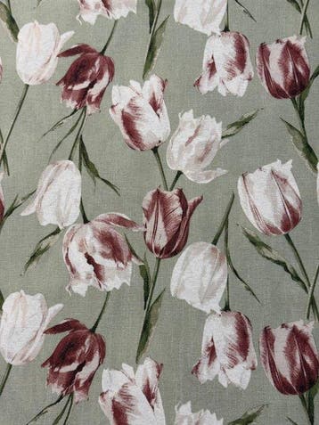 Stof met fantasievol bloemmotief van tulpen, aquarelstijl