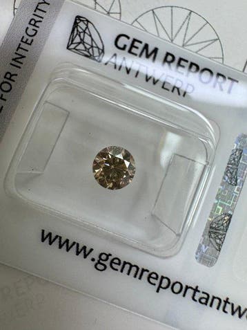 1 pcs Diamant (Natuurlijk gekleurd) - 0.61 ct - Rond - Fancy, Nieuw