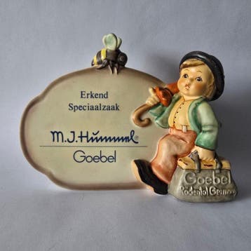 Goebel - Beeldje - Hummel #900 - Erkend Speciaalzaak M.J.