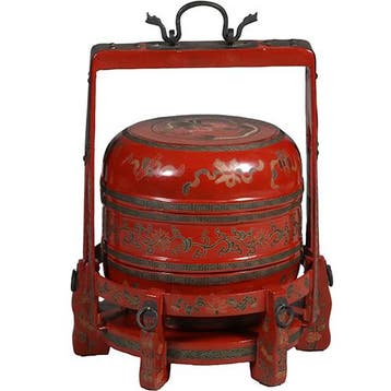 Chinese bruidskist of Tiangi rode lak met decoratie en gesme, Antiek en Kunst, Ophalen of Verzenden