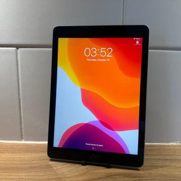 Apple iPad (5th Generation) 128GB Wifi - Mobiele telefoon, Nieuw