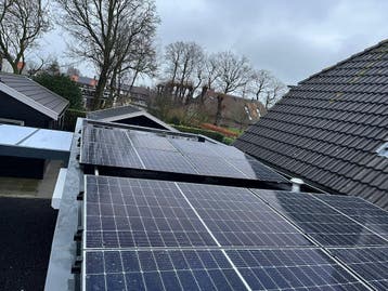 ClickSysteem JEKA; Betonsteun Plat Dak Zonnepanelen  Jinko, Ophalen, Nieuw, Compleet systeem, 200 wattpiek of meer