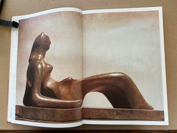 Hardcover Catalogus Henry Moore - Sculpturen en Tekeningen, Verzenden, Zo goed als nieuw, Beeldhouwkunst