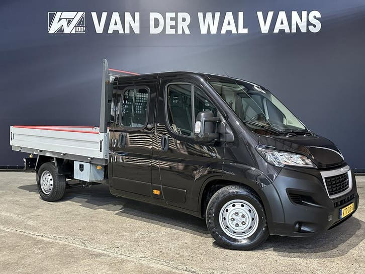 Peugeot Boxer 2.2 Blue HDi 140pk Pick-up 7 Persoons Dubbele, Auto's, Bestelauto's, Dealer onderhouden, Lease, Grijs, Handgeschakeld