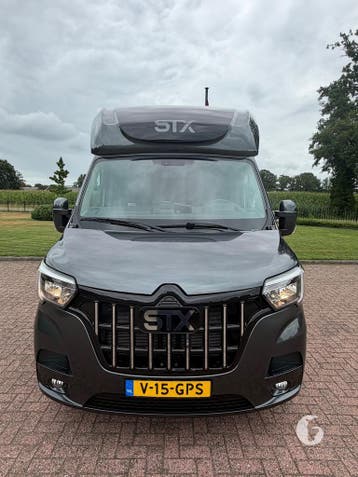 Uniek! STX paardenwagen, 2024 met 23.000KM! Marge!, Ophalen, Zo goed als nieuw, Polyester, 2-paards trailer