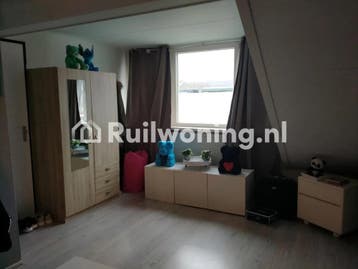 Fijn ruim huis voor gezinnen. (Woerden), Huizen en Kamers