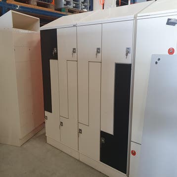 8-deurs Oostwoud ruimte besparende Z-lockerkast - 220x160x50, Ophalen of Verzenden, Nieuw