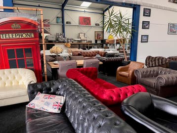 Welkom bij Tweedehands Chesterfield Showroom Maarssen, Ophalen, Nieuw in verpakking, Meubilair