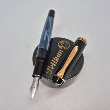 Pelikan - M200 - Fountain pen - Blue marbled - M nib -, Nieuw
