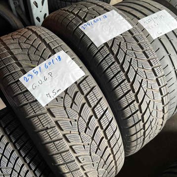 2 x Goodyear 235-60-18 Winterbanden 7,5mm, Auto-onderdelen, Banden en Velgen, 18 inch, Gebruikt, 235 mm, Band(en)