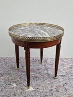 Franse ronde XVI stijl bijzettafel met een st. Anna marmeren, Antiek en Kunst