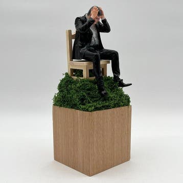Coco de Paris - Thinking in the grass