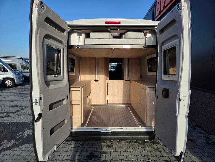 Clever Zomerdeal Runner ACTIVE Hefbed - Ruimtewonder, Caravans en Kamperen, Campers, Cassettetoilet, Airconditioning, Audio installatie