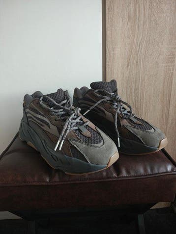 Adidas - Yeezy Boost 700 - Sneakers - Maat: EU 46, Nieuw