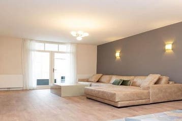 Appartement Laan van Nieuw-Oost-Indië in Den Haag, Huizen en Kamers, Den Haag, Den Haag, Via bemiddelaar, Appartement