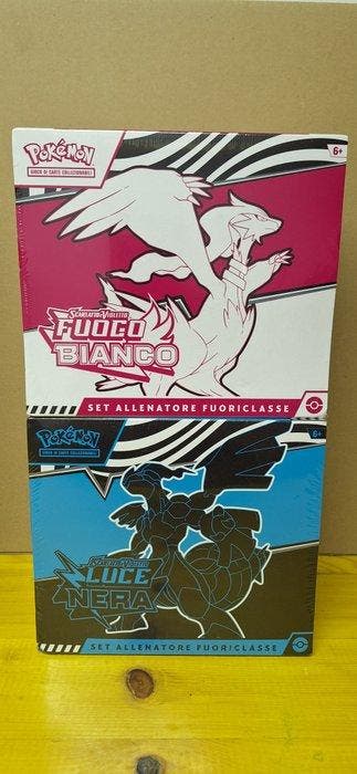 Pokémon - 2 Box - Set Allenatore Fuoriclasse Fuoco Bianco e, Nieuw