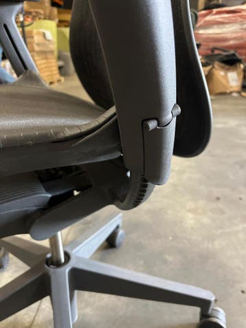 Refurbished Herman Miller Mirra 2 bureaustoel - zwart, Verzenden, Zwart, Zo goed als nieuw, Bureaustoel