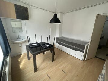 Te huur: Kamer Haarlemmerstraat in Leiden, Huizen en Kamers