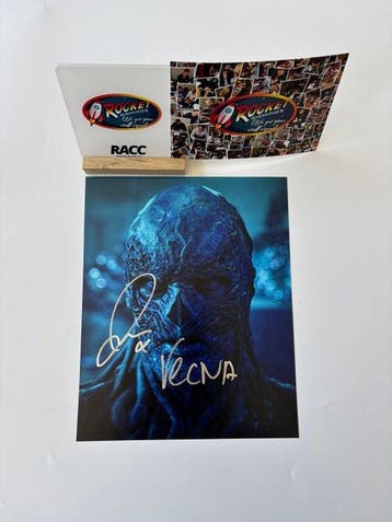 Stranger Things - Signed by Jamie Campbell Bower, Verzamelen, Nieuw