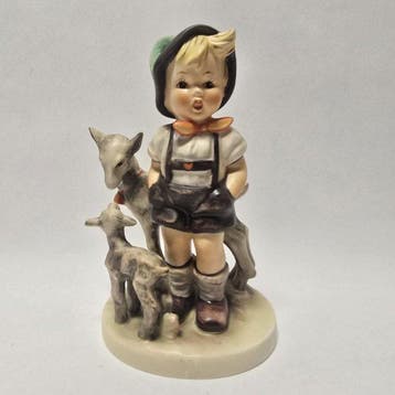 Goebel - Beeldje - Hummel #200/1 - Little Goat Herder - TMK3