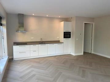 Te huur: Appartement Raadhuisstraat in Landsmeer, Landsmeer, Noord-Holland