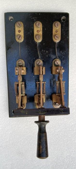 Industriële apparatuur - Duitsland - gilotijnschakelaar