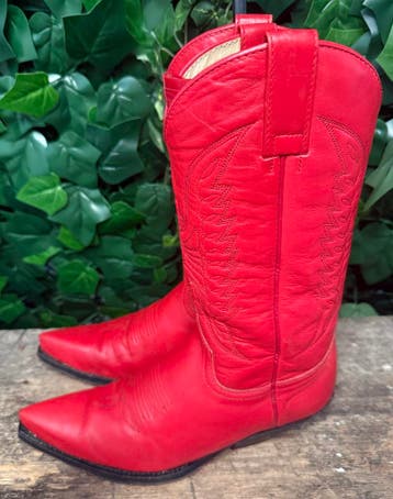 bijna Nieuwe prachtige laarzen van sendra maat 38, Kleding | Dames, Schoenen, Nieuw, Ophalen of Verzenden, Rood, Hoge laarzen