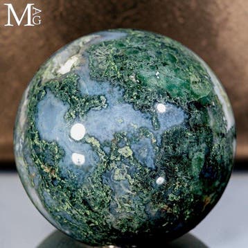 Levend groen mosagaatbol Miniatuurlandschap van dendritische