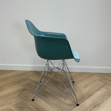 Vitra  Eames DAR design kuipstoel, turquoise groen - chroom, Huis en Inrichting, Ophalen of Verzenden, Gebruikt, Stof, Eén