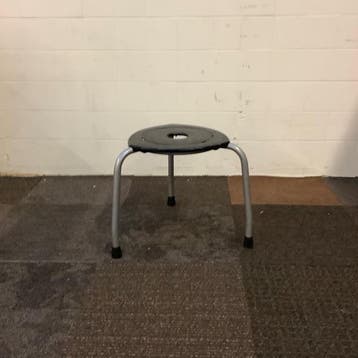 ahrend 262 kruk, drie poots, zith. 40 cm,  zwart - grijs, Ophalen of Verzenden, Gebruikt