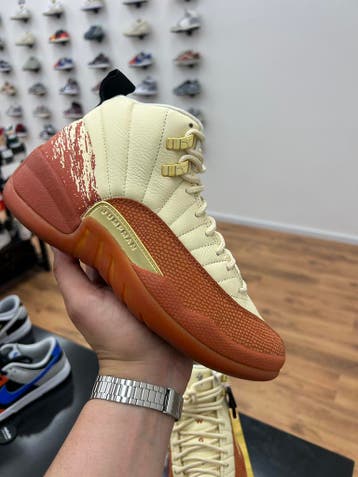 Air Jordan 12 Retro SP “Eastside Golf Out The Mud”, Overige kleuren, Nieuw, Ophalen of Verzenden, Sneakers of Gympen