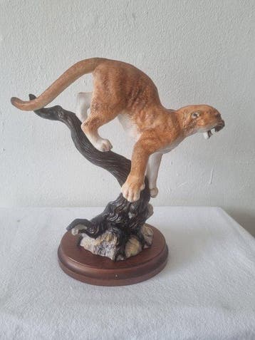 Franklin Mint - Beeldje - The Defender - Biscuit porselein