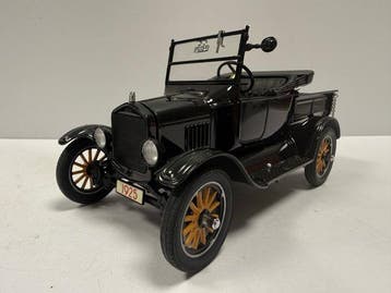 Danbury Mint 1:24 - Modelauto - 1925 Ford Model T Runabout, Nieuw